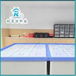 德清英溪小学机器人创新实验室